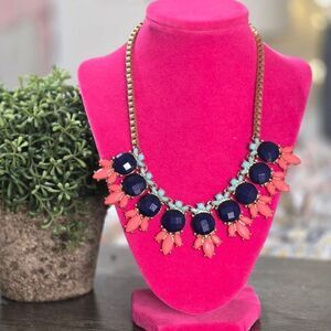 NWOT! Beautiful Spring & Summer Statement Necklace